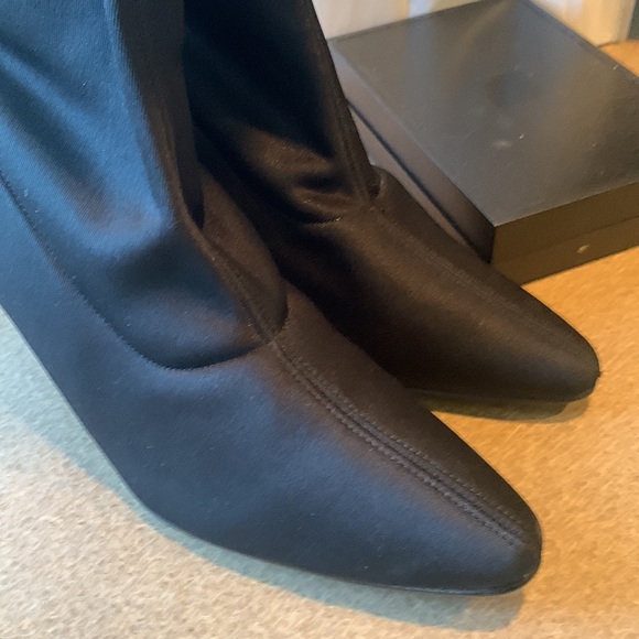 New , Fabric upper -over the knee boot leather outsole - Picture 12 of 13
